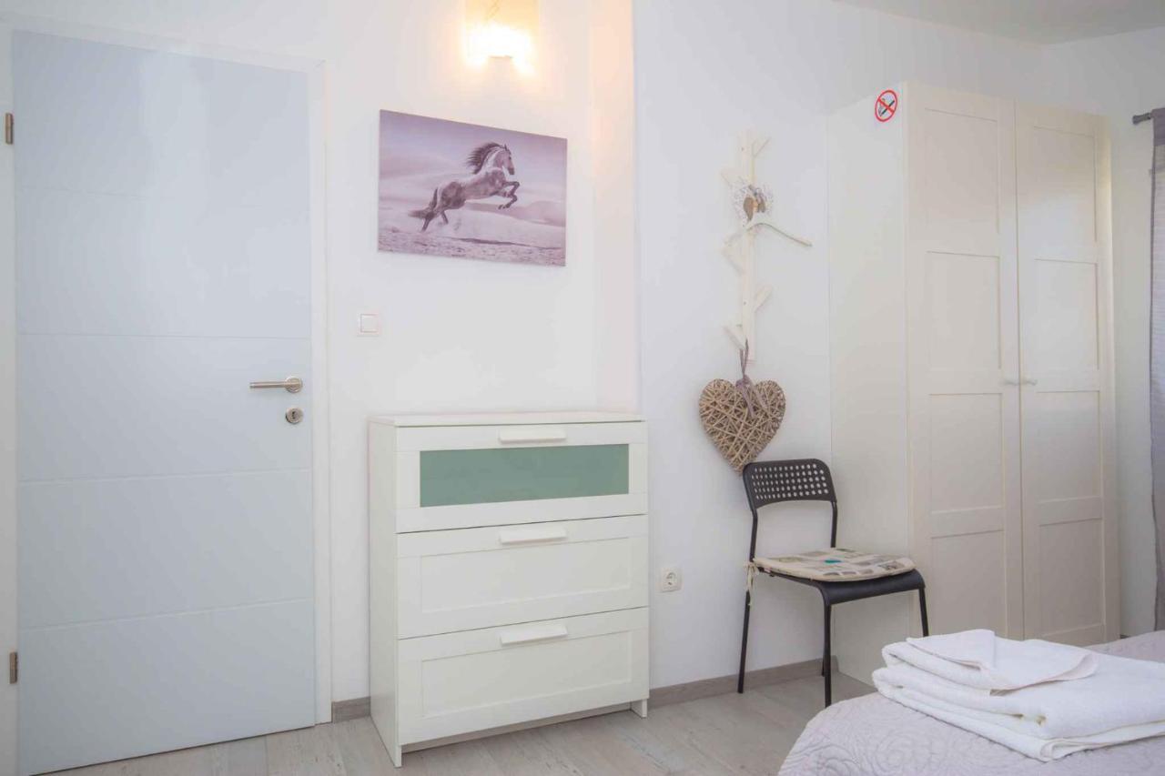 Apartments In Rogoznica 36019 Kültér fotó