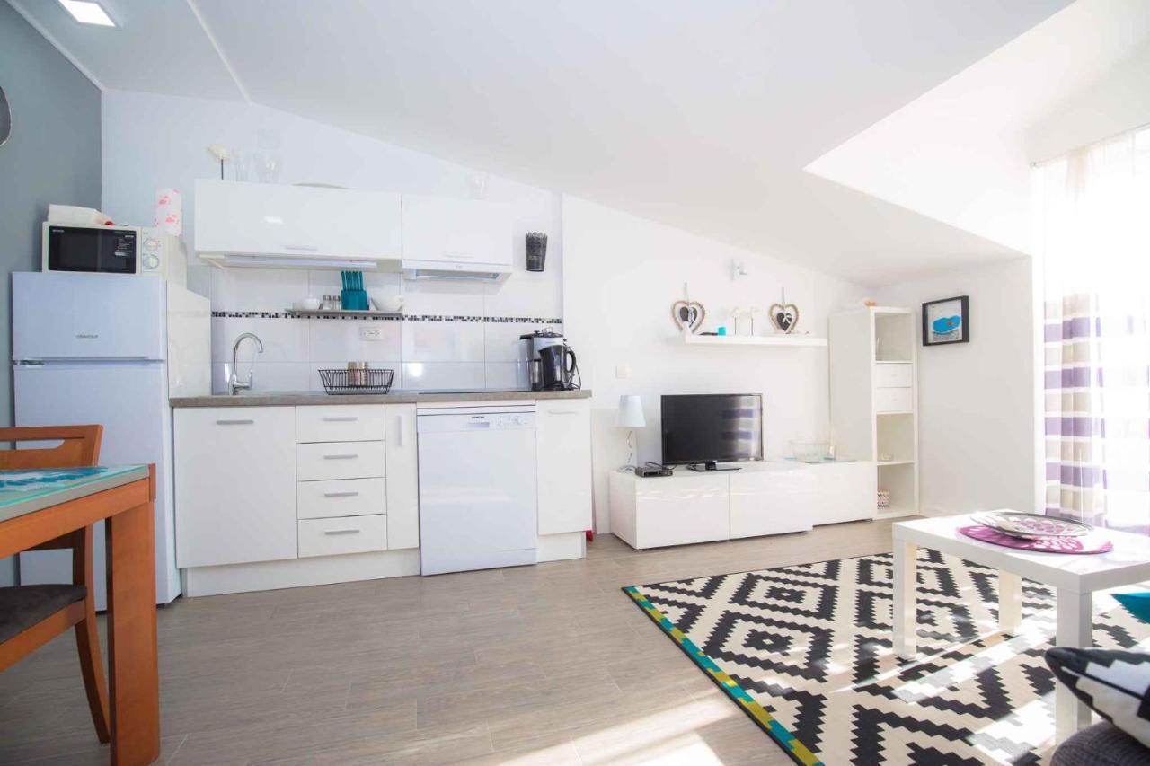 Apartments In Rogoznica 36019 Kültér fotó