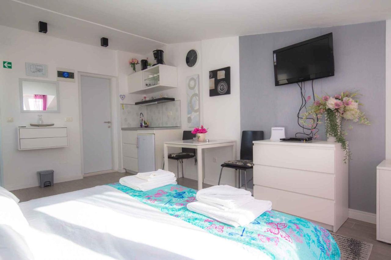 Apartments In Rogoznica 36019 Kültér fotó