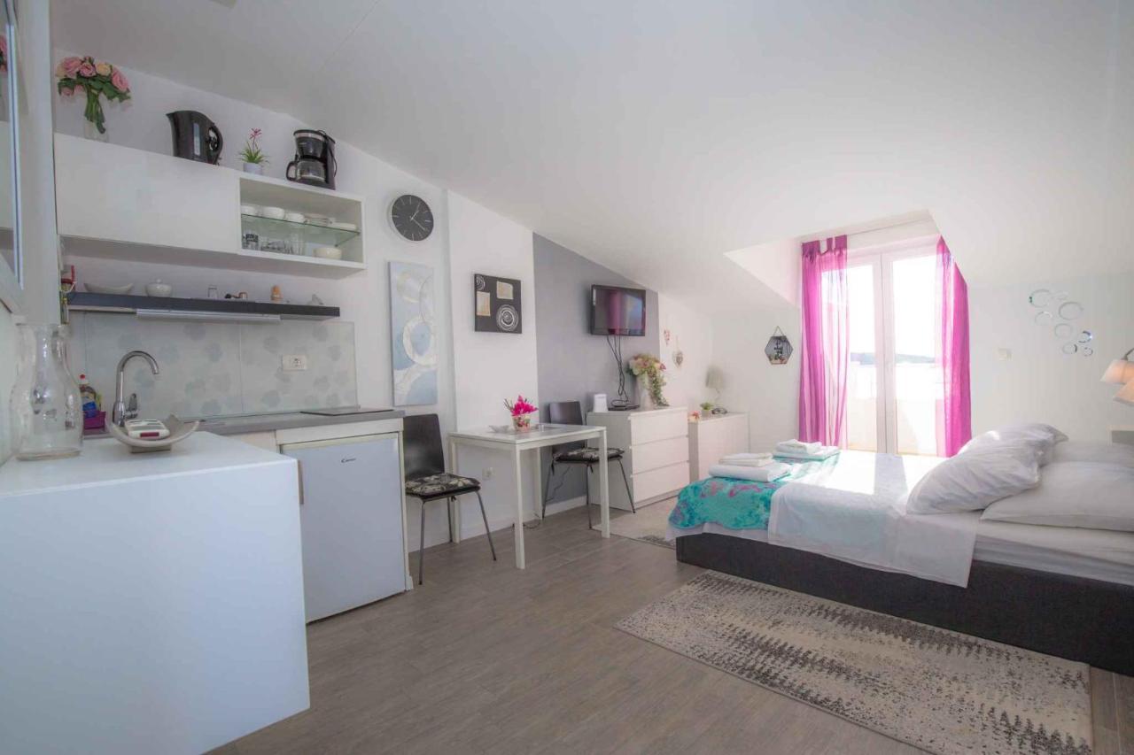 Apartments In Rogoznica 36019 Kültér fotó