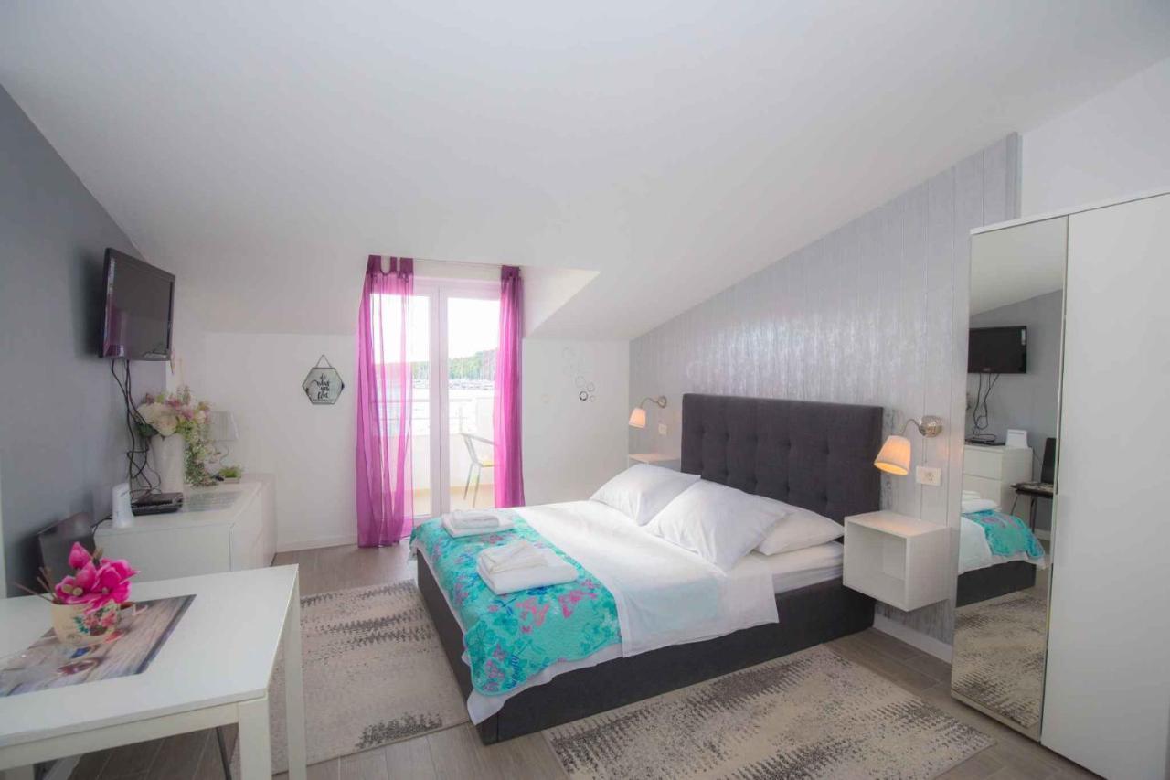 Apartments In Rogoznica 36019 Kültér fotó