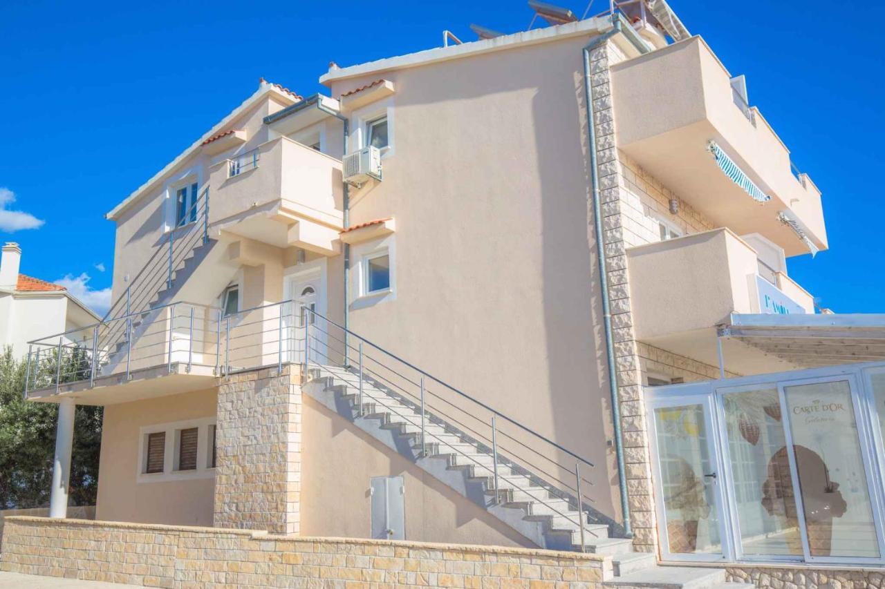 Apartments In Rogoznica 36019 Kültér fotó