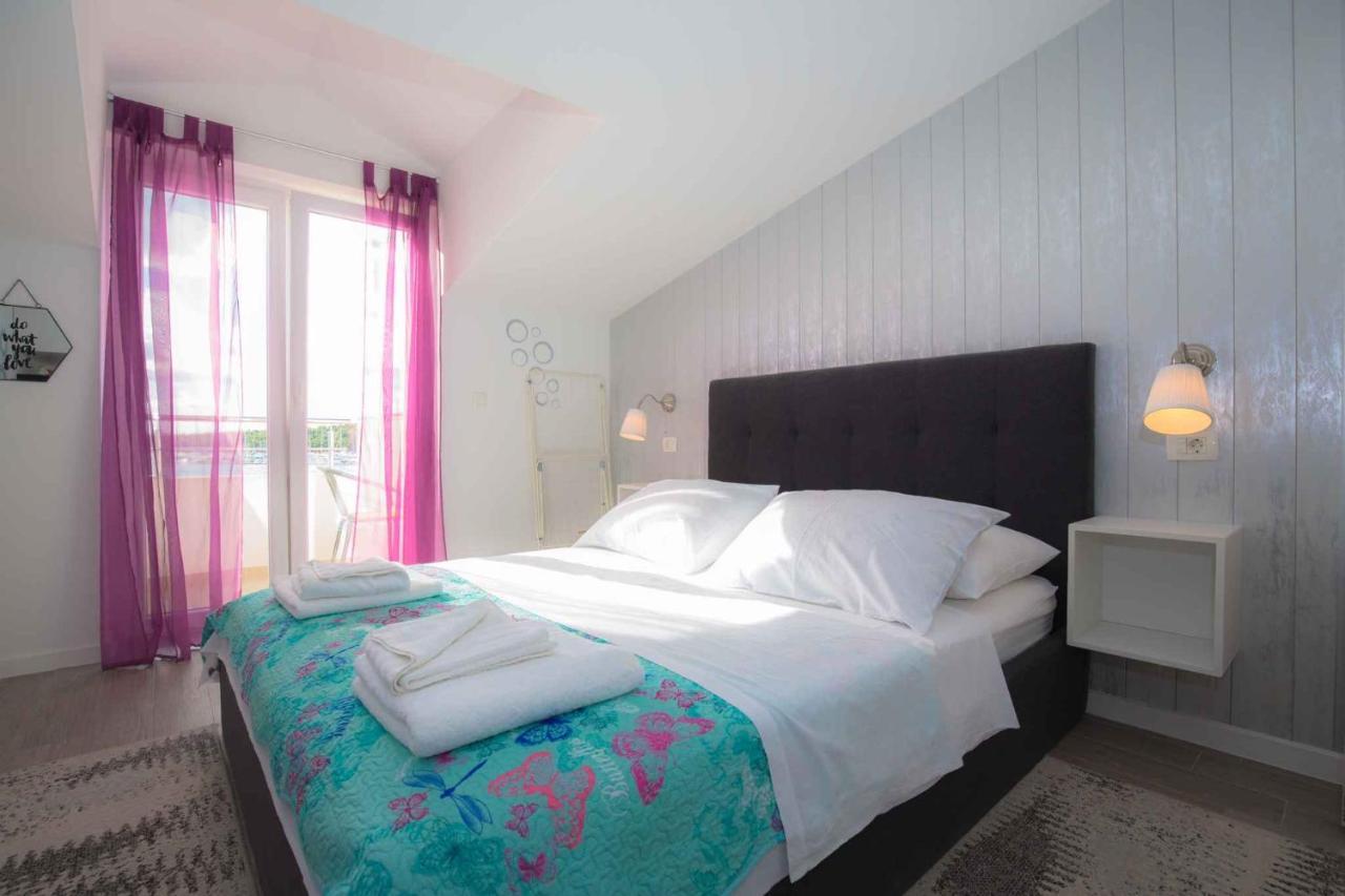 Apartments In Rogoznica 36019 Kültér fotó