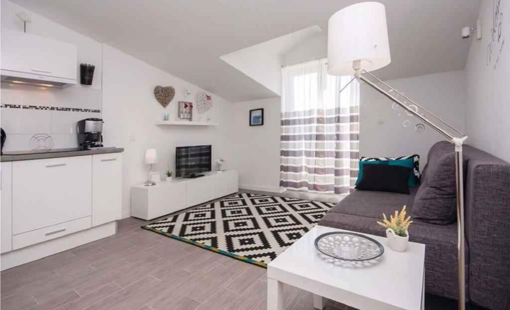 Apartments In Rogoznica 36019 Kültér fotó