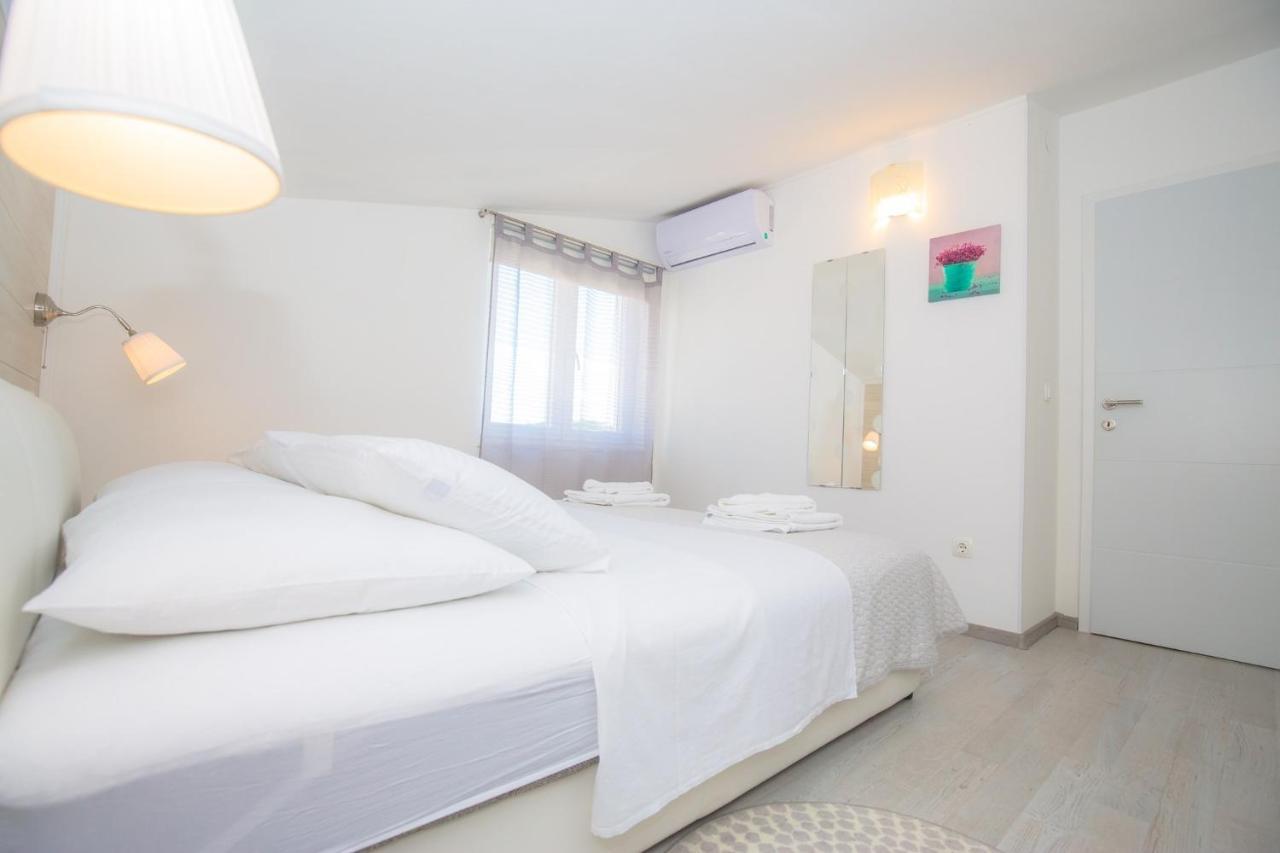 Apartments In Rogoznica 36019 Kültér fotó